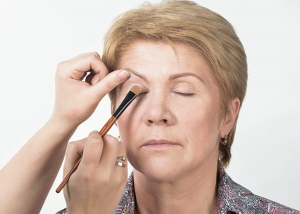 Как делать макияж глаз после 45 лет