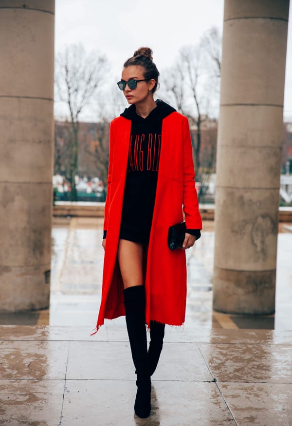 Красное пальто девушка