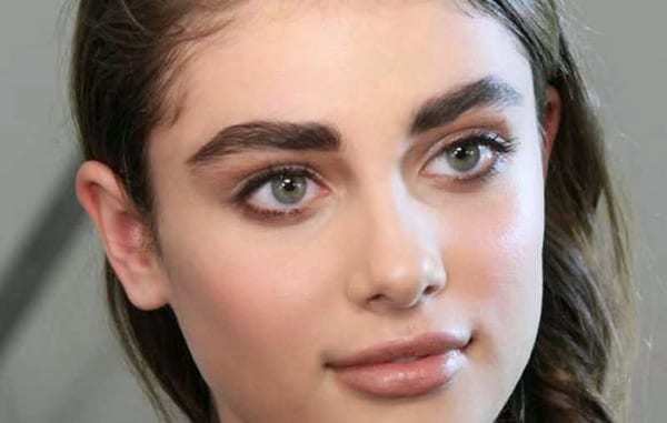 Как сузить лицо с помощью макияжа глаз