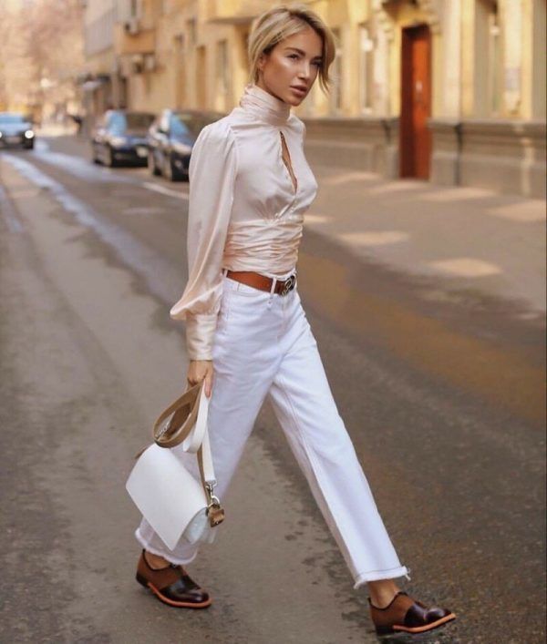 Как модно носить белые джинсы в 2020