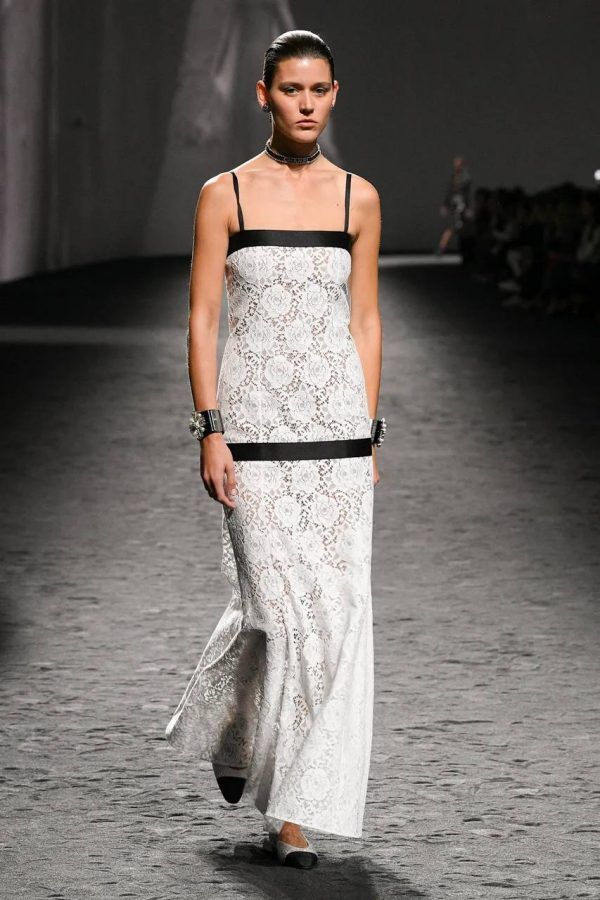 nedelja-mody-v-parizhe-vesna-leto-2023-Chanel