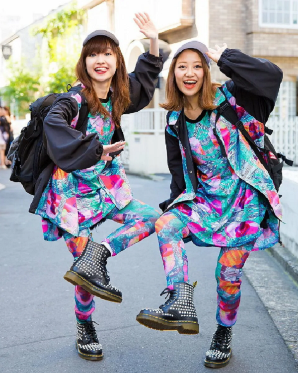 Тренды 2004. Харадзюку Токио. Фрутс стиль Харадзюку. Японская мода. Уличная одежда для подростков.